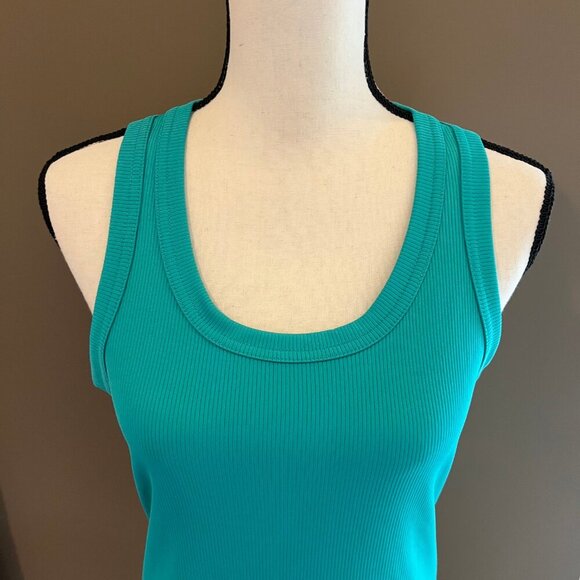 Women's Nike Green Dri-fit Training Racer Back, ribbed material, Size Medium - Picture 2 of 9